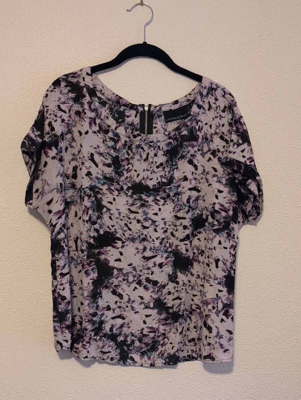 Cynthia Rowley Lavender and Black Abstract Short-Sleeve Top